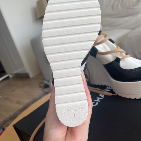 Chanel shoes - Picture 4 of 4